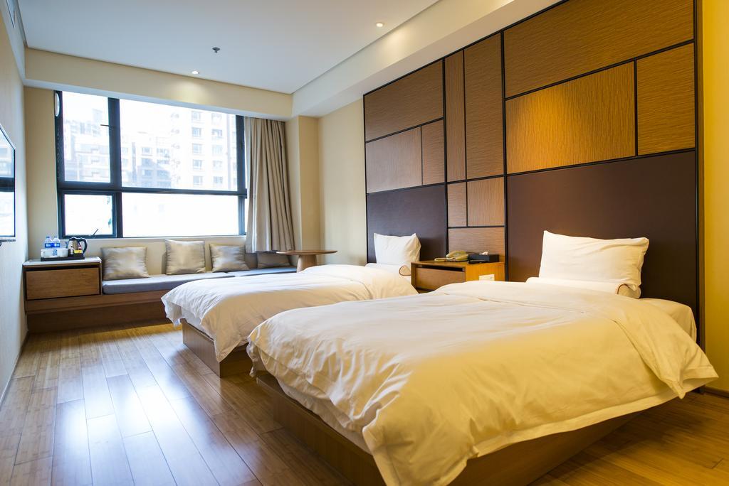 Ji Hotel Kunming Green Lake Branch Стая снимка