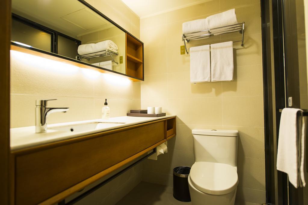 Ji Hotel Kunming Green Lake Branch Стая снимка