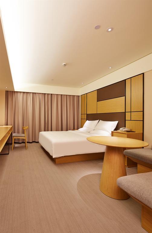 Ji Hotel Kunming Green Lake Branch Екстериор снимка